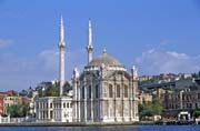 Dolmabahce palc, sdlo poslednch Ottomanskch sultn, postaven 1843-1856, Istanbul. Turecko.